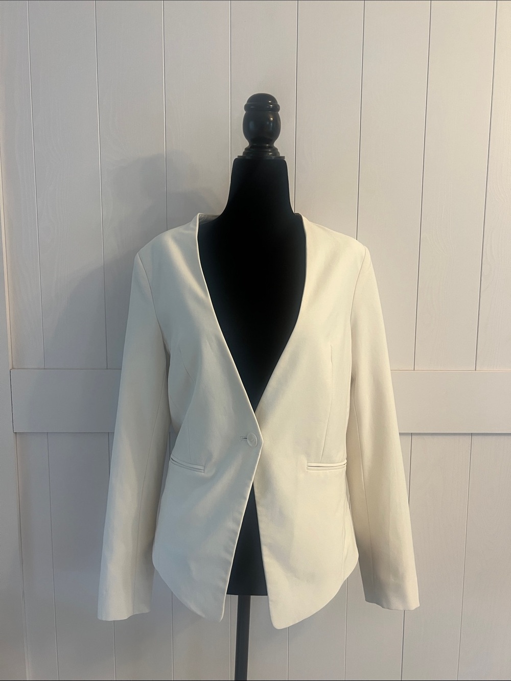 G by Giuliana Ivory Single-Button Blazer